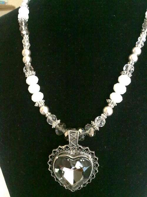 *R390* 2010 HADASSAH COLLECTION!! GENUINE AUSTRIAN CRYSTALS TIBETAN  SILVER  CHARCOAL HEART NECKLACE