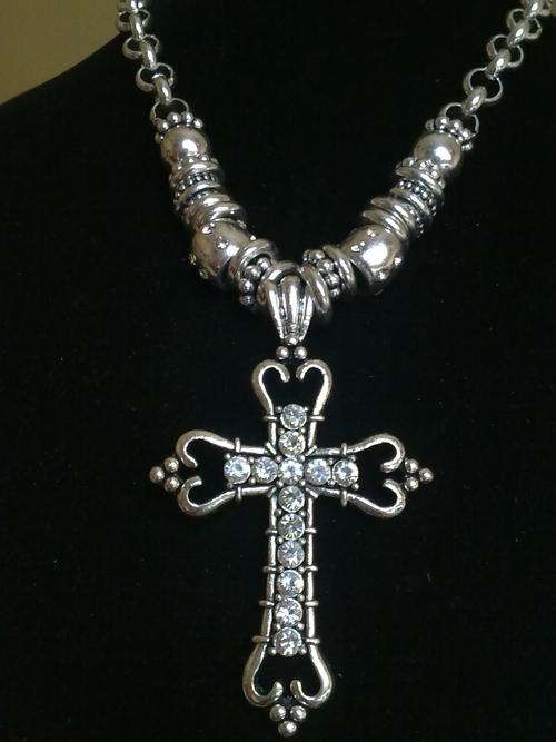 *R320* 2010 HADASSAH COLLECTION!!  TIBETAN SILVER CROSS NECKLACE
