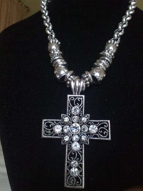 *R320* 2010 HADASSAH COLLECTION!!  TIBETAN SILVER CROSS NECKLACE