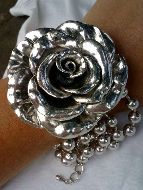 EXQUISITE TIBETAN SILVER LARGE ROSE BRACELET