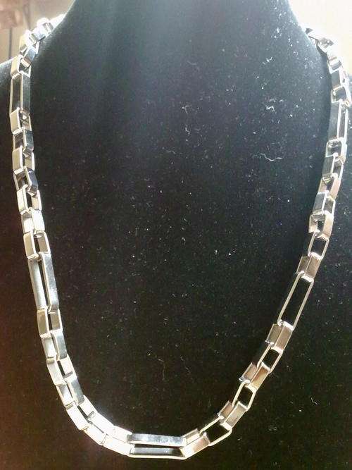 STUNNING STAINLESS STEEL NECKLACE