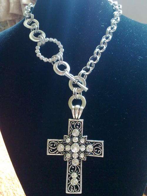 *R320* 2010 HADASSAH COLLECTION!!  TIBETAN SILVER CROSS NECKLACE