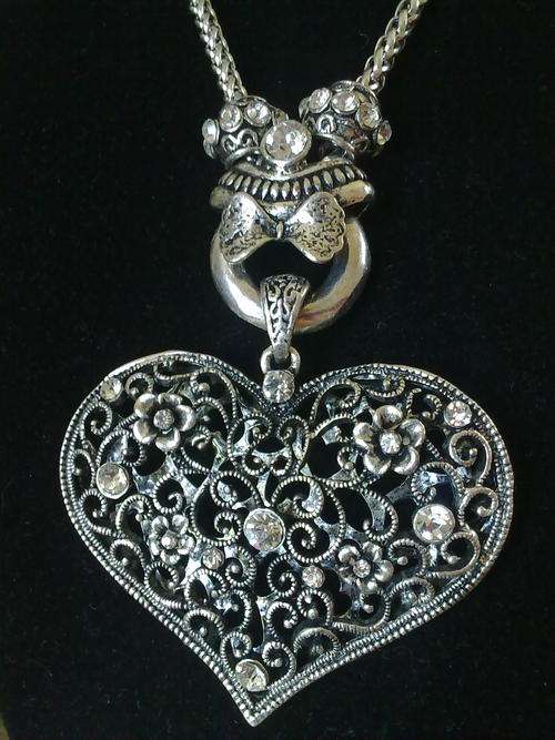 2011 HADASSAH COLLECTION!!STUNNING TIBETAN SILVER  FANCY FILIGREE HEART NECKLACE