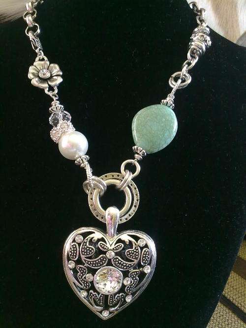 STUNNING!!! CRYSTAL HEART TIBETAN SILVER TURQOUISE NECKLACE