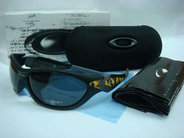 SEXY LADIES OAKLEY SUNGLASSES