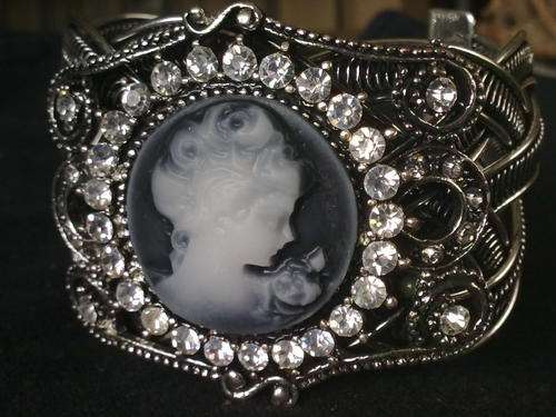 STUNNING TIBETAN SILVER CAMEO CUFF BANGLE