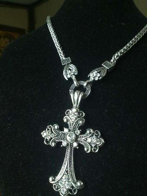 VERY LAST ONE!!!*R320* 2011 HADASSAH COLLECTION!!  TIBETAN SILVER CROSS NECKLACE
