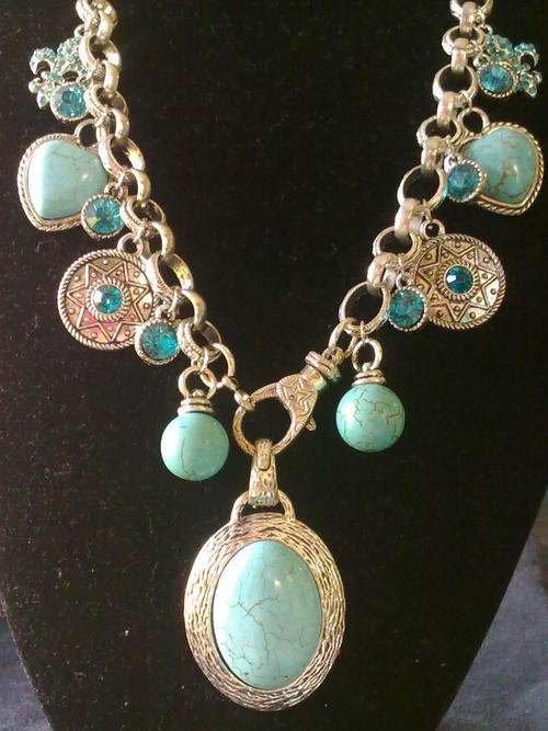 STUNNING!!! HAND MADE TERQUOISE PENDANTTIBETAN SILVER NECKLACE