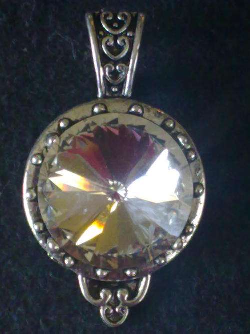 STUNNING TIBETAN SILVER CRYSTAL CLEAR PENDANT