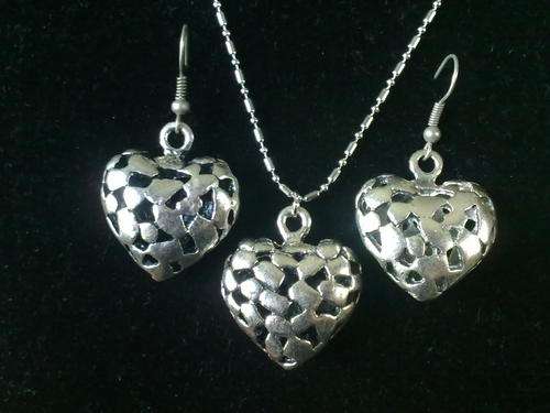 TIBETAN SILVER FILIGREE HEART NECKLACE & EARRINGS SET