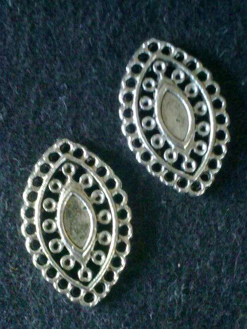 TIBETAN SILVER LEAF PENDANT CHARM