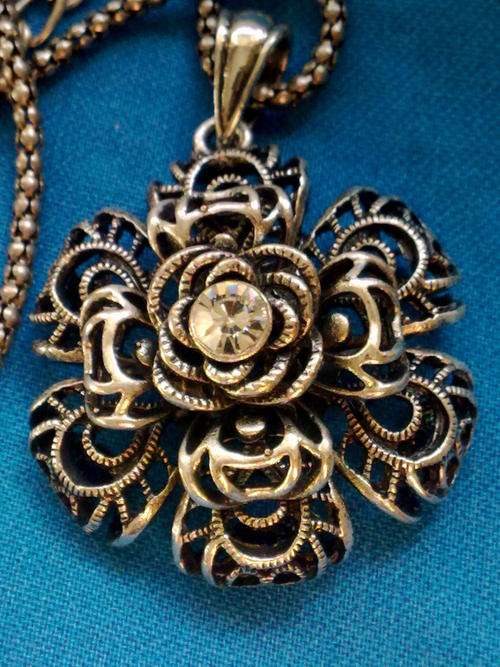 TIBETAN SILVER PRETTY ROSE POPCORN NECKLACE