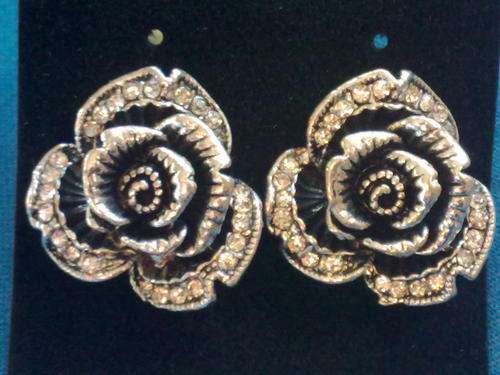 Stunning  TIBETAN SILVER DIAMANTE ROSE EARRINGS