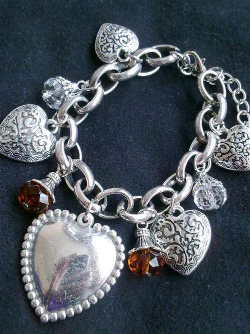 STUNNING TIBETAN SILVER MUTLI HEART AUSTRIAN CRYSTAL BRACELET