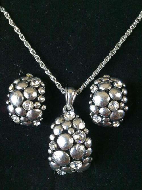 TIBETAN SILVER DIAMANTE NECKLACE & EARRINGS SET