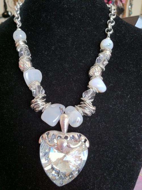 LAST ONE!!!GORGEOUS TIBETAN SILVER CRYSTAL HEART AND NATURAL SEMI-PRECIOUS STONE NECKLACE