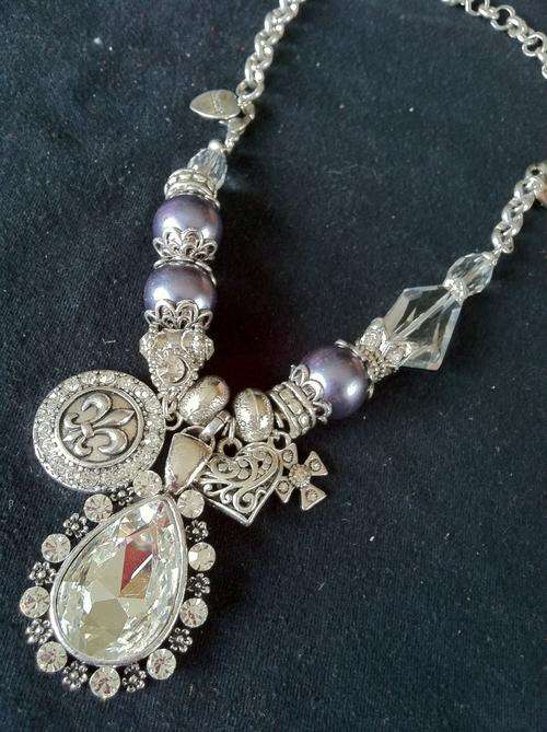 STUNNING!!! TIBETAN SILVER FANCY CLIP ON DIAMANTE PENDANT PURPLE FAUX PEARL NECKLACE