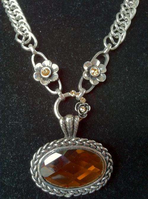 LAST ONE!STUNNING!!! TIBETAN SILVER OVAL LIGHT BROWN PENDANT NECKLACE