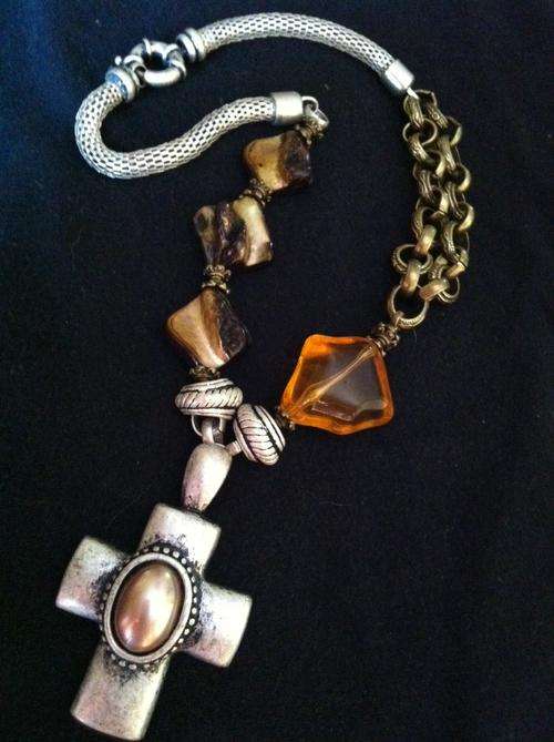 SALE!!! EXCLUSIVE HILDAT HANDMADE COLLECTION!!! SWARKOVSKI PEARLCROSS, ORANGE/BROWN NECKLACE