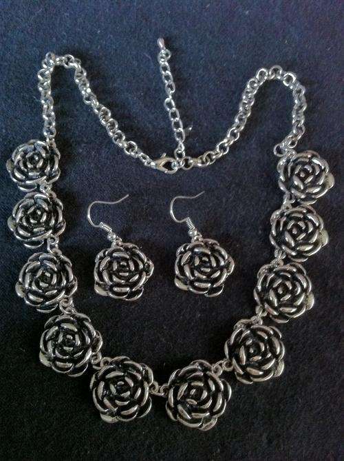 SALE!!! TIBETAN SILVER ROSES NECKLACE & EARRINGS SET