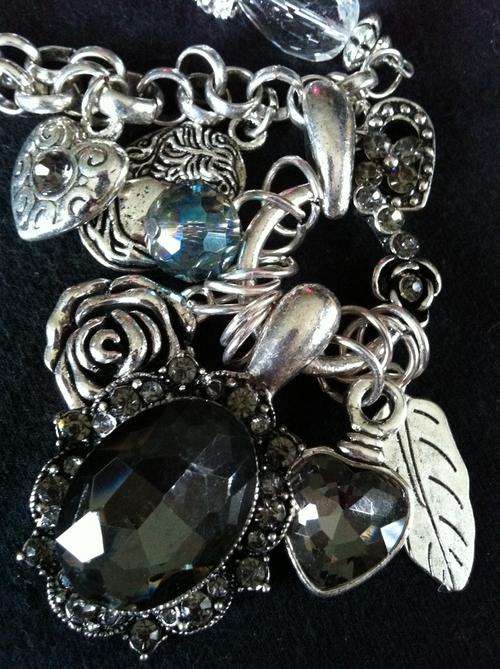 STUNNING TIBETAN SILVER  CHARCOAL STONE OVAL PENDANT MULTI CHARMS NECKLACE