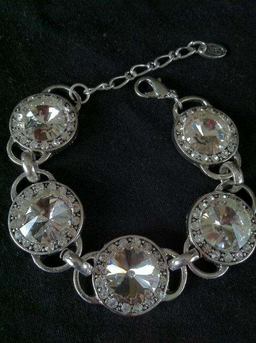 GORGEOUS TIBETAN SILVER DIAMANTE FANCY BRACELET