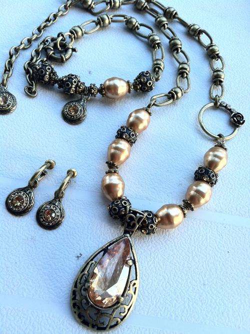 SALE!!HILDAT HANDMADE COLLECTION!! GENUINE GOLDEN SWAROVSKI PEARL,COPPER PENDANT 3 PIECE SET