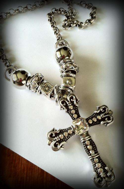STUNNING TIBETAN SILVER DIAMANTE FANCY CROSS NECKLACE