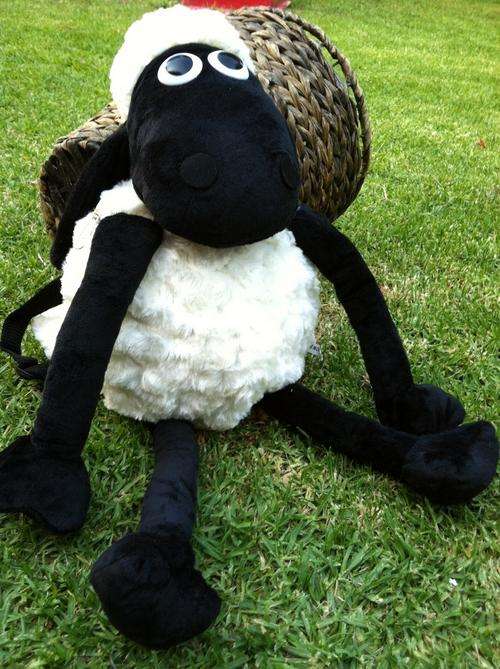 LAST ONE!!! SHAUN THE SHEEP!!! LARGE SHAUN BACKPACK!! EVERY CHILDS NEW CRAZY FRIEND!! 56 cm