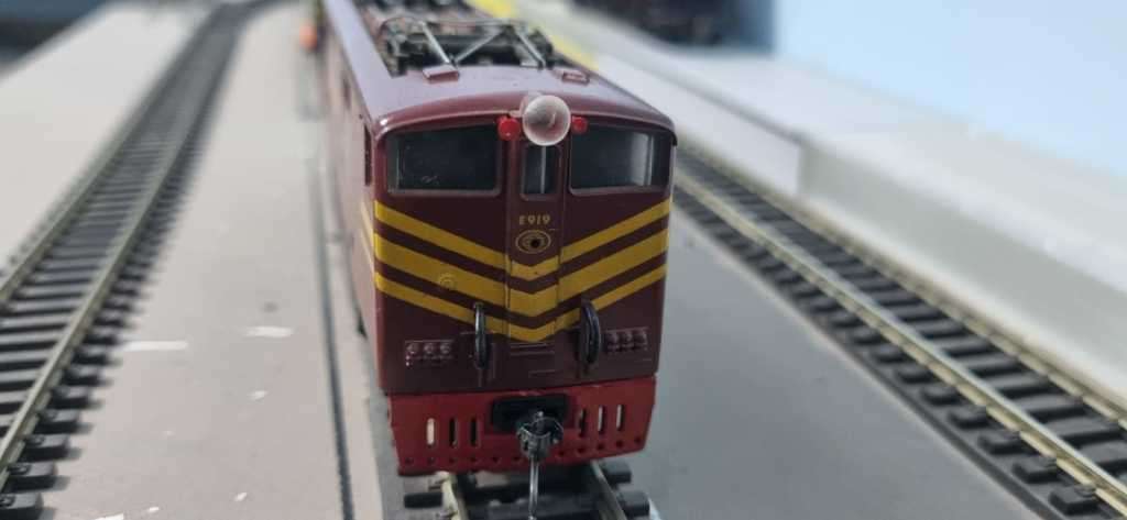 Lima 5E horns and headlight upgrade kit