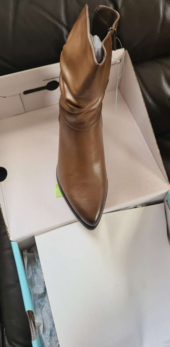 Ladies Hush Puppies ankle boots