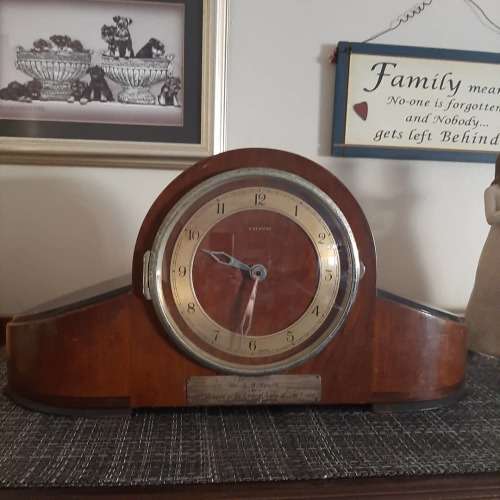 vintage style wooden mantle clock