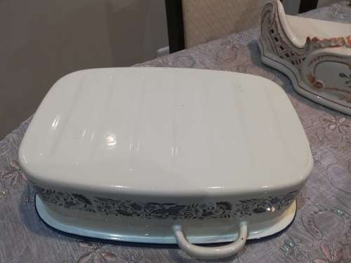 Rare Pointerware enamel blue and white roasting dish