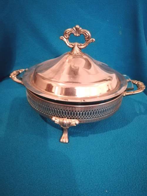 Epns turine with pyrex dish