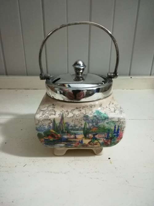 Sandland porcelian set of 7