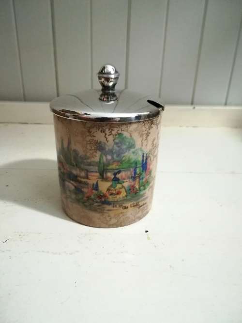 Sandland porcelian set of 7