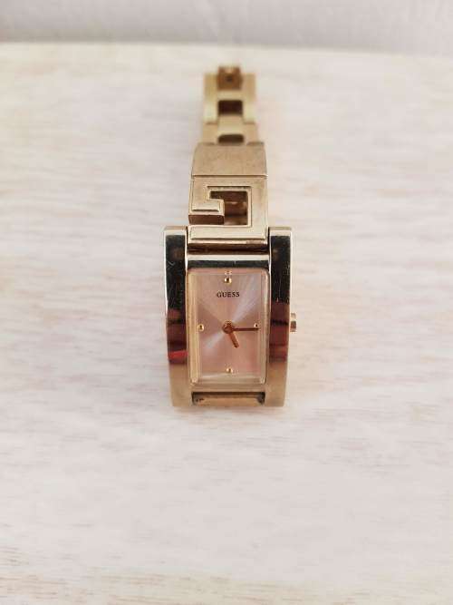Guess Elegant Gold Watch