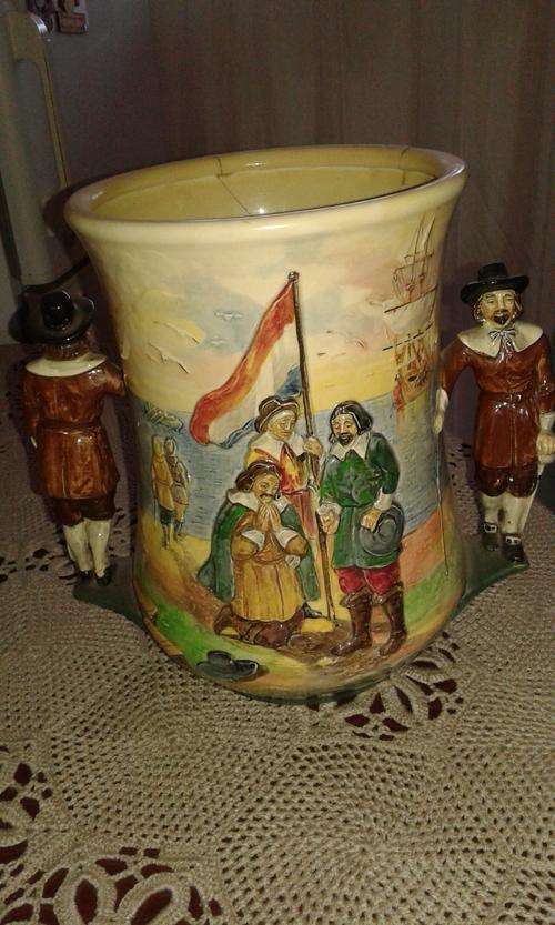 Commemorate Vase of Jan van Riebeek - 75 years old or older!