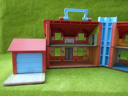 Fisher Price 'Little People Tudor Doll House'