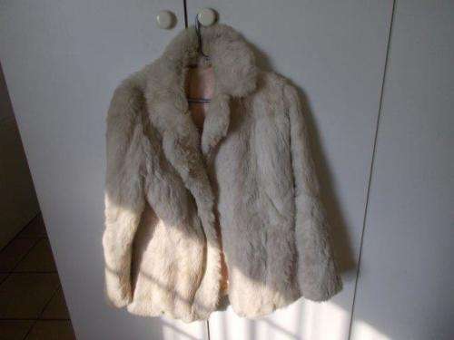 Vintage white fur coat to fit a ladies size 36