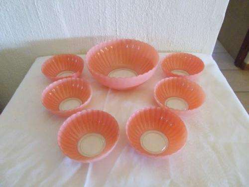 Nice pink glass bowl pudding set