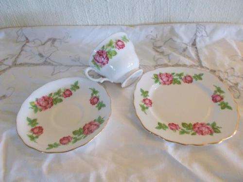 Stunning rose pattern royal vale tea cup trio lot 3