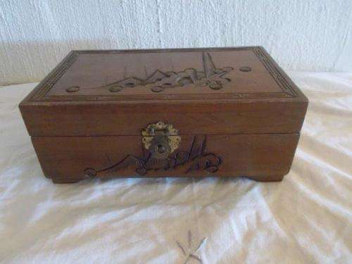 Lovely wooden oriental style trinket box