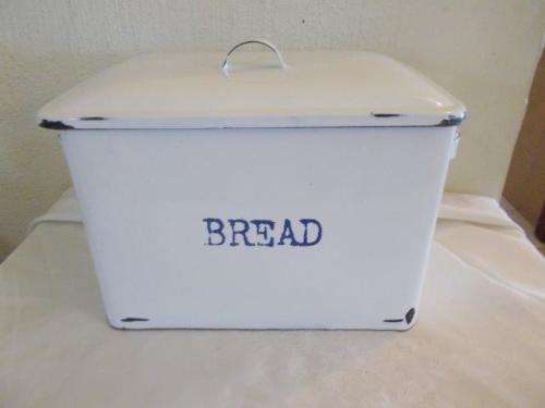 Lovely vintage style enamel bread tin