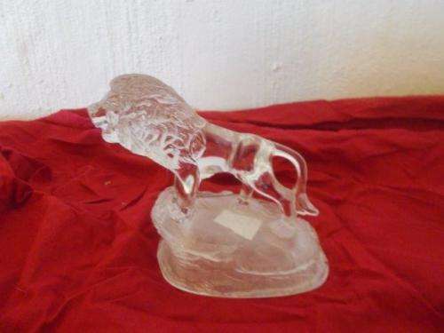 nice clear glass crystal looking lion ornament