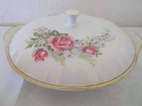 Crown special regal rose ridgway white mist veggie dish with lid