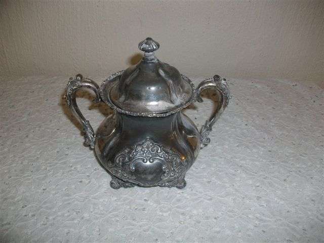 Highly ornate victorian.. ?? sugar bowl with lid