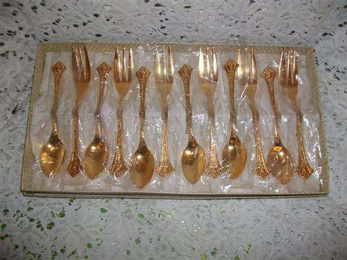 Nice gold plated cake forks and spoons boxed