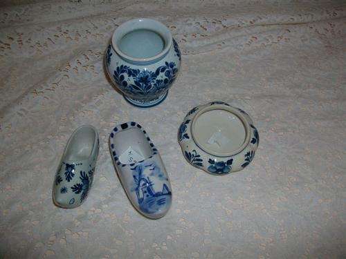 Some blue and white delft collectors lot
