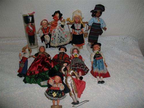 Huge lot of traditional dressed collectors dolls